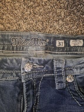 Miss Me Indigo Wash Jeans with Silver Wings On Back Pockets. Size 31×33